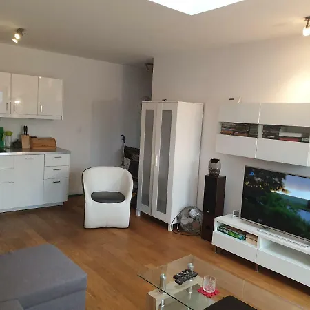 Rondo Wiatraczna 10 Min To City Center 7 Min To River